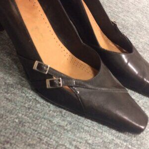 Feet First (Never Worn) Size: 38